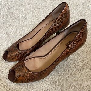 BP. Nordstrom Brown Leather Snakeskin Peep Toe Heels in Size 8.5